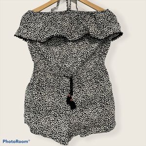*SOLD* NWOT Romper with pockets! Size XS